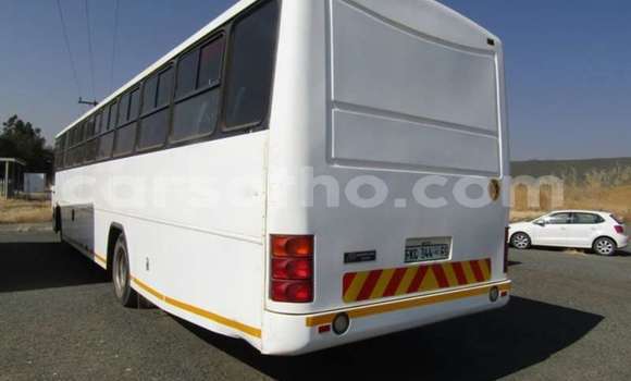 اشتري مستعمل Hino Ranger White شاحنة في Maseru في Maseru اشتري مستعمل Hino Ranger White شاحنة في Maseru في Maseru