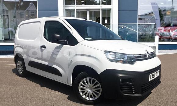 Sayi Na hannu Citroen Berlingo White Mota in Butha Buthe a Butha-Buthe