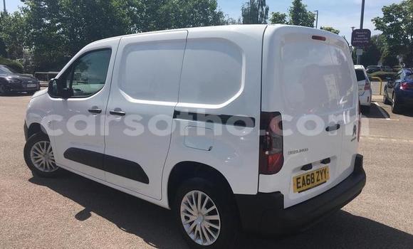 Sayi Na hannu Citroen Berlingo White Mota in Butha Buthe a Butha-Buthe Sayi Na hannu Citroen Berlingo White Mota in Butha Buthe a Butha-Buthe