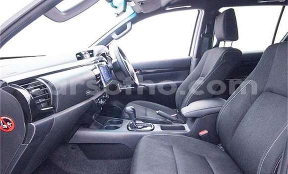 Buy Used Toyota Hilux White Car in Maseru in Maseru Buy Used Toyota Hilux White Car in Maseru in Maseru