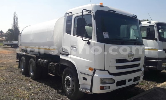 Acheter Occasion Utilitaire Hino 300 Series Blanc à Import - Dubai, Maseru Acheter Occasion Utilitaire Hino 300 Series Blanc à Import - Dubai, Maseru