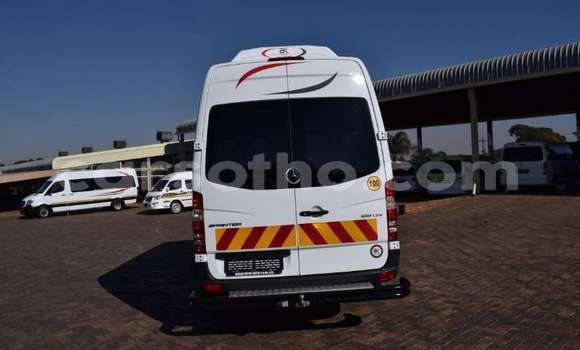 Acheter Occasion Voiture Mercedes-Benz SLK-klasse Blanc à Butha–Buthe, Thaba-Tseka Acheter Occasion Voiture Mercedes-Benz SLK-klasse Blanc à Butha–Buthe, Thaba-Tseka