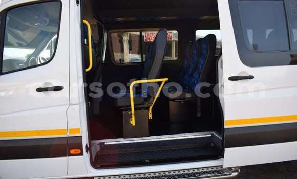 Acheter Occasion Voiture Mercedes-Benz SLK-klasse Blanc à Butha–Buthe, Thaba-Tseka Acheter Occasion Voiture Mercedes-Benz SLK-klasse Blanc à Butha–Buthe, Thaba-Tseka