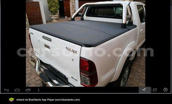 Buy Used Toyota Hilux White Car in Maseru in Maseru Buy Used Toyota Hilux White Car in Maseru in Maseru
