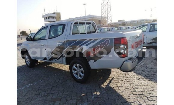 اشتري Imported Mitsubishi L200 White سيارة في Import - Dubai في Maseru اشتري Imported Mitsubishi L200 White سيارة في Import - Dubai في Maseru