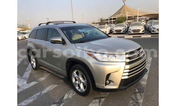 Buy Import Toyota Highlander Beige Car in Import - Dubai in Maseru Buy Import Toyota Highlander Beige Car in Import - Dubai in Maseru
