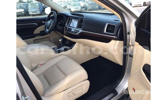 Buy Import Toyota Highlander Beige Car in Import - Dubai in Maseru Buy Import Toyota Highlander Beige Car in Import - Dubai in Maseru