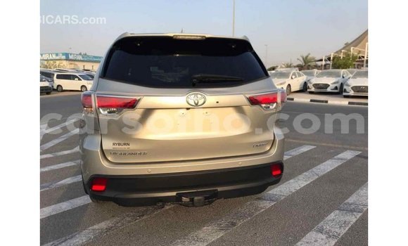 Buy Import Toyota Highlander Beige Car in Import - Dubai in Maseru Buy Import Toyota Highlander Beige Car in Import - Dubai in Maseru
