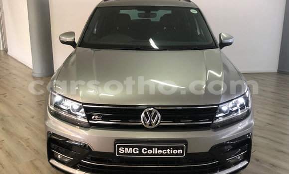 Buy Used Volkswagen Tiguan Silver Car in Hlotse in Leribe Buy Used Volkswagen Tiguan Silver Car in Hlotse in Leribe