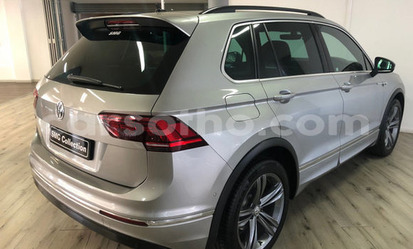 Buy Used Volkswagen Tiguan Silver Car in Hlotse in Leribe Buy Used Volkswagen Tiguan Silver Car in Hlotse in Leribe