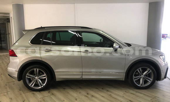 Buy Used Volkswagen Tiguan Silver Car in Hlotse in Leribe Buy Used Volkswagen Tiguan Silver Car in Hlotse in Leribe