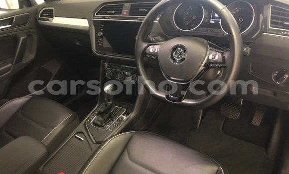 Buy Used Volkswagen Tiguan Silver Car in Hlotse in Leribe Buy Used Volkswagen Tiguan Silver Car in Hlotse in Leribe