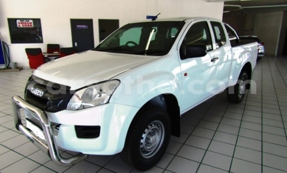 Acheter Occasion Voiture Isuzu KB Blanc à Maputsoa, Leribe Acheter Occasion Voiture Isuzu KB Blanc à Maputsoa, Leribe