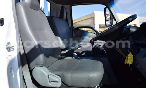 Acheter Occasion Utilitaire Hino 300 Series Blanc à Maputsoe, Leribe Acheter Occasion Utilitaire Hino 300 Series Blanc à Maputsoe, Leribe