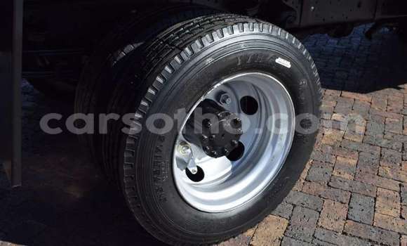 Acheter Occasion Utilitaire Hino 300 Series Blanc à Maputsoe, Leribe Acheter Occasion Utilitaire Hino 300 Series Blanc à Maputsoe, Leribe