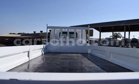 Acheter Occasion Utilitaire Hino 300 Series Blanc à Maputsoe, Leribe Acheter Occasion Utilitaire Hino 300 Series Blanc à Maputsoe, Leribe