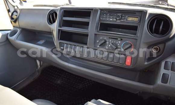 Acheter Occasion Utilitaire Hino 300 Series Blanc à Maputsoe, Leribe Acheter Occasion Utilitaire Hino 300 Series Blanc à Maputsoe, Leribe