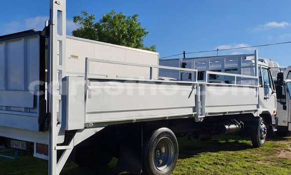Acheter Occasion Utilitaire Nissan UD Blanc à Maputsoe, Leribe Acheter Occasion Utilitaire Nissan UD Blanc à Maputsoe, Leribe