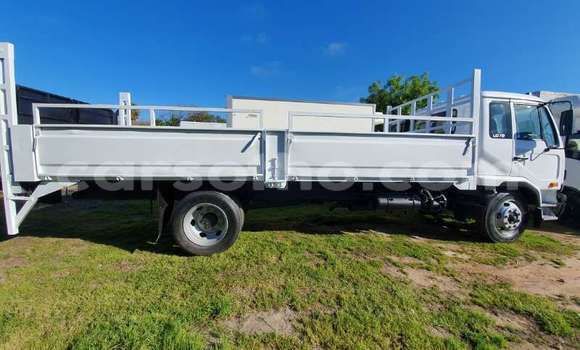 Acheter Occasion Utilitaire Nissan UD Blanc à Maputsoe, Leribe Acheter Occasion Utilitaire Nissan UD Blanc à Maputsoe, Leribe