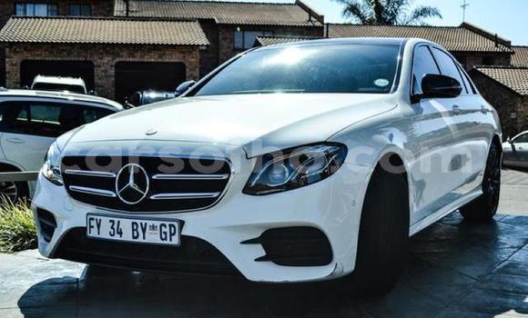 Buy Used Mercedes-Benz E–Class White Car in Maputsoa in Leribe Buy Used Mercedes-Benz E–Class White Car in Maputsoa in Leribe