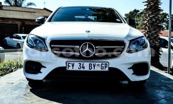 Buy Used Mercedes-Benz E–Class White Car in Maputsoa in Leribe Buy Used Mercedes-Benz E–Class White Car in Maputsoa in Leribe