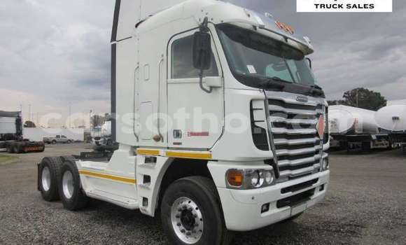 Buy Used Scania Irizar White Truck in Maputsoe in Leribe Buy Used Scania Irizar White Truck in Maputsoe in Leribe