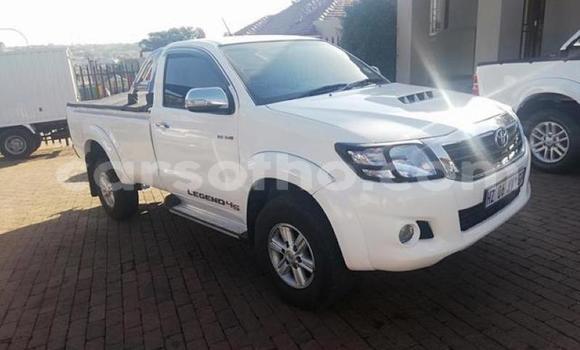 Buy Used Toyota Hilux White Car in Maseru in Maseru Buy Used Toyota Hilux White Car in Maseru in Maseru