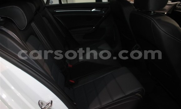 Sayi Na hannu Volkswagen Golf R White Mota in Mohale's Hoek a Mohale's Hoek Sayi Na hannu Volkswagen Golf R White Mota in Mohale's Hoek a Mohale's Hoek