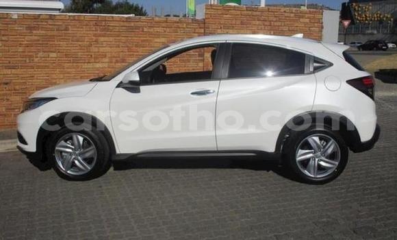 Sayi Na hannu Honda HR–V White Mota in Maseru a Maseru Sayi Na hannu Honda HR–V White Mota in Maseru a Maseru