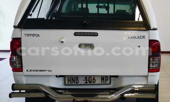 Acheter Occasion Voiture Toyota Hilux Blanc à Maputsoa, Leribe Acheter Occasion Voiture Toyota Hilux Blanc à Maputsoa, Leribe
