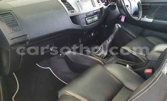 Acheter Occasion Voiture Toyota Hilux Blanc à Maputsoa, Leribe Acheter Occasion Voiture Toyota Hilux Blanc à Maputsoa, Leribe