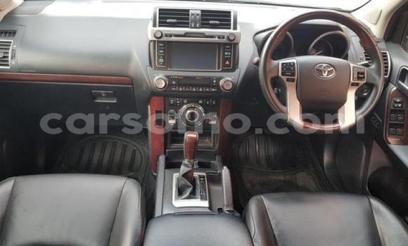 Acheter Occasion Voiture Toyota Land Cruiser Prado Blanc à Maseru, Maseru Acheter Occasion Voiture Toyota Land Cruiser Prado Blanc à Maseru, Maseru