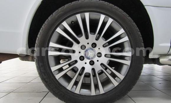 Sayi Na hannu Mercedes-Benz Viano White Mota in Maputsoe a Leribe Sayi Na hannu Mercedes-Benz Viano White Mota in Maputsoe a Leribe