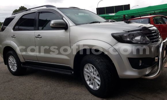 اشتري مستعمل Toyota Fortuner Silver سيارة في Butha–Buthe في Thaba-Tseka اشتري مستعمل Toyota Fortuner Silver سيارة في Butha–Buthe في Thaba-Tseka