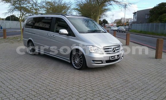Sayi Na hannu Mercedes Viano Silver Mota in Maputsoa a Leribe