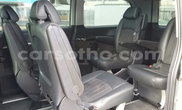 Sayi Na hannu Mercedes Viano Silver Mota in Maputsoa a Leribe Sayi Na hannu Mercedes Viano Silver Mota in Maputsoa a Leribe