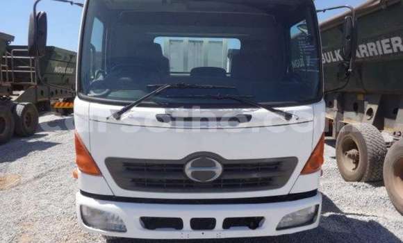 اشتري مستعمل Hino Ranger White شاحنة في Mohale's Hoek في Mohale's Hoek اشتري مستعمل Hino Ranger White شاحنة في Mohale's Hoek في Mohale's Hoek