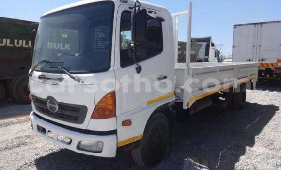 اشتري مستعمل Hino Ranger White شاحنة في Mohale's Hoek في Mohale's Hoek اشتري مستعمل Hino Ranger White شاحنة في Mohale's Hoek في Mohale's Hoek