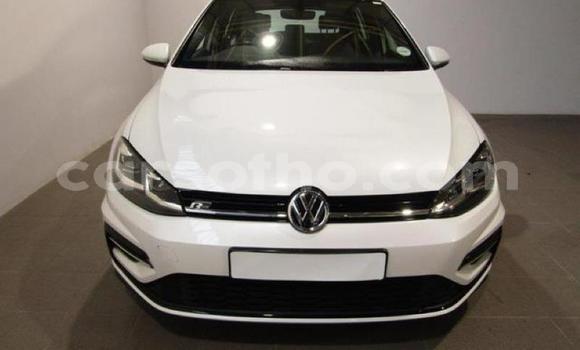 اشتري مستعمل Volkswagen Golf White سيارة في Roma في Maseru اشتري مستعمل Volkswagen Golf White سيارة في Roma في Maseru