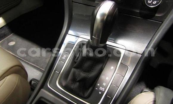 اشتري مستعمل Volkswagen Golf White سيارة في Roma في Maseru اشتري مستعمل Volkswagen Golf White سيارة في Roma في Maseru