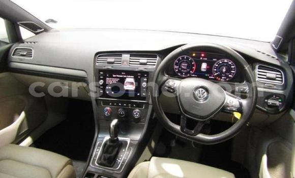 اشتري مستعمل Volkswagen Golf White سيارة في Roma في Maseru اشتري مستعمل Volkswagen Golf White سيارة في Roma في Maseru