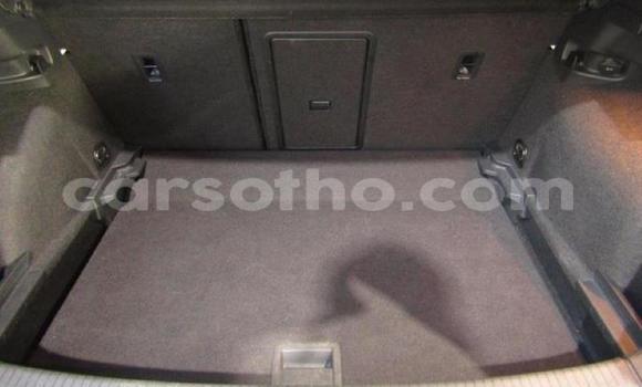 اشتري مستعمل Volkswagen Golf White سيارة في Roma في Maseru اشتري مستعمل Volkswagen Golf White سيارة في Roma في Maseru