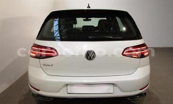اشتري مستعمل Volkswagen Golf White سيارة في Roma في Maseru اشتري مستعمل Volkswagen Golf White سيارة في Roma في Maseru