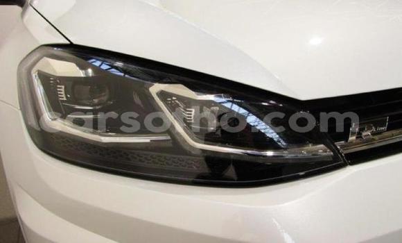 اشتري مستعمل Volkswagen Golf White سيارة في Roma في Maseru اشتري مستعمل Volkswagen Golf White سيارة في Roma في Maseru
