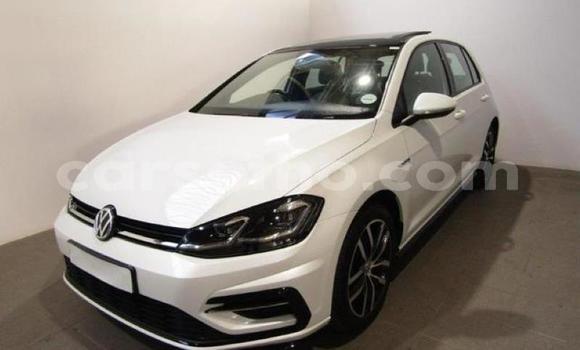 اشتري مستعمل Volkswagen Golf White سيارة في Roma في Maseru اشتري مستعمل Volkswagen Golf White سيارة في Roma في Maseru