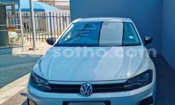 Buy Used Volkswagen Polo White Car in Hlotse in Leribe Buy Used Volkswagen Polo White Car in Hlotse in Leribe