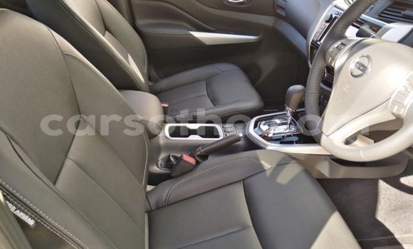 Acheter Occasion Voiture Nissan Navara Blanc à Mafeteng, Mafeteng Acheter Occasion Voiture Nissan Navara Blanc à Mafeteng, Mafeteng