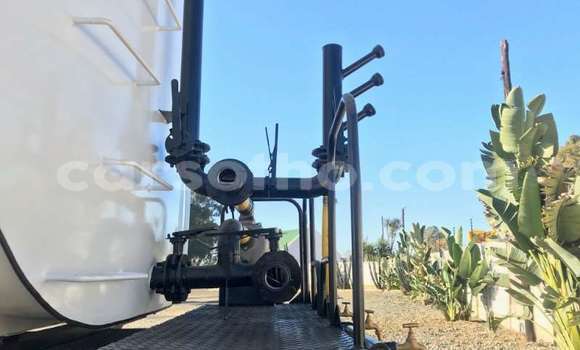 اشتري مستعمل Nissan UD White شاحنة في Butha–Buthe في Thaba-Tseka اشتري مستعمل Nissan UD White شاحنة في Butha–Buthe في Thaba-Tseka