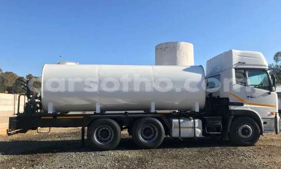 اشتري مستعمل Nissan UD White شاحنة في Butha–Buthe في Thaba-Tseka اشتري مستعمل Nissan UD White شاحنة في Butha–Buthe في Thaba-Tseka