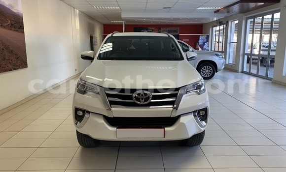 Buy Used Toyota Fortuner White Car in Maputsoa in Leribe Buy Used Toyota Fortuner White Car in Maputsoa in Leribe